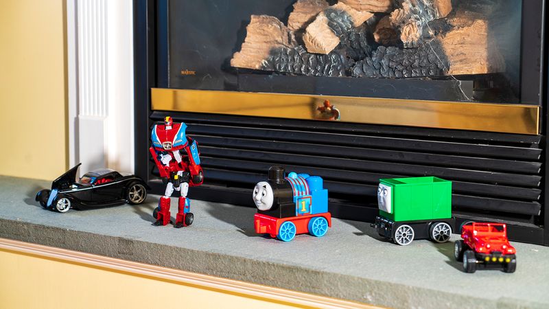 © Li Lin-Liang - Toys :Son's and husband's