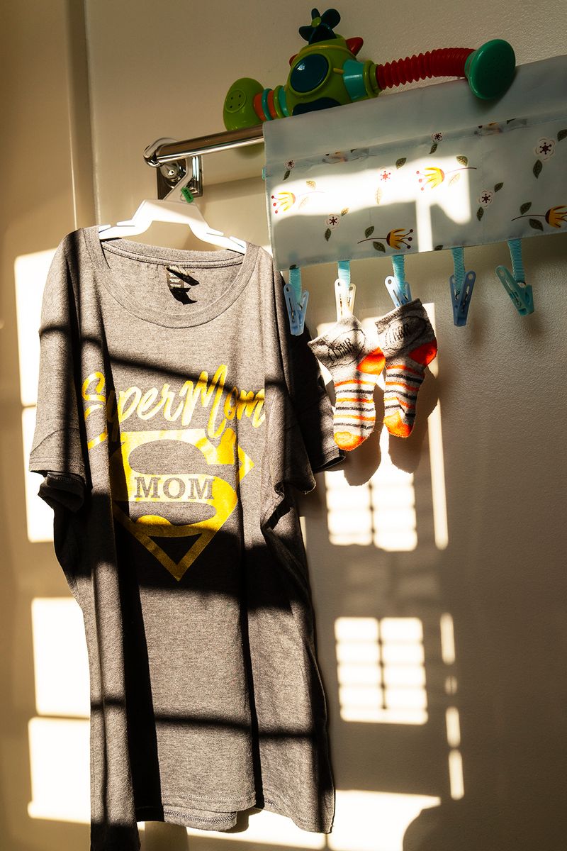 © Li Lin-Liang - T-Shirt: Super mom.