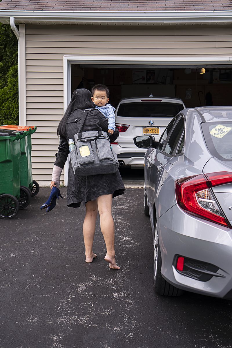 © Li Lin-Liang - Drive Way: just arrived home
