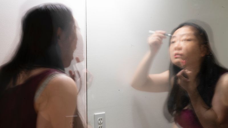 © Li Lin-Liang - 05_Two Faced