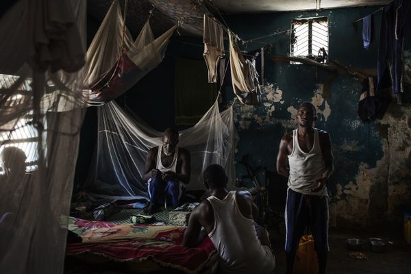 © Diego Ibarra Sánchez - Mile 2, Banjul: Inmates seen in their cellblock at the confinement / security wing.
