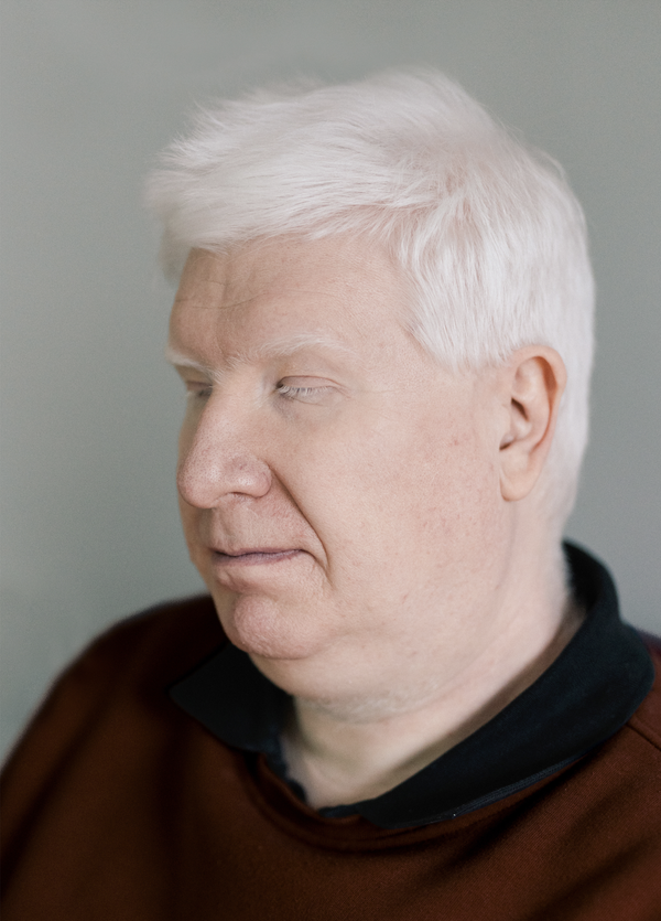 © Lina Czerny - man with albinism