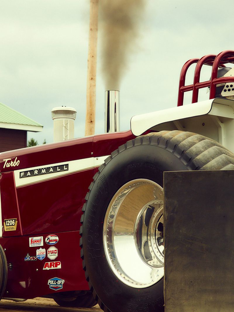 © Simon Burstall - Image from the GRANDSTAND photography project