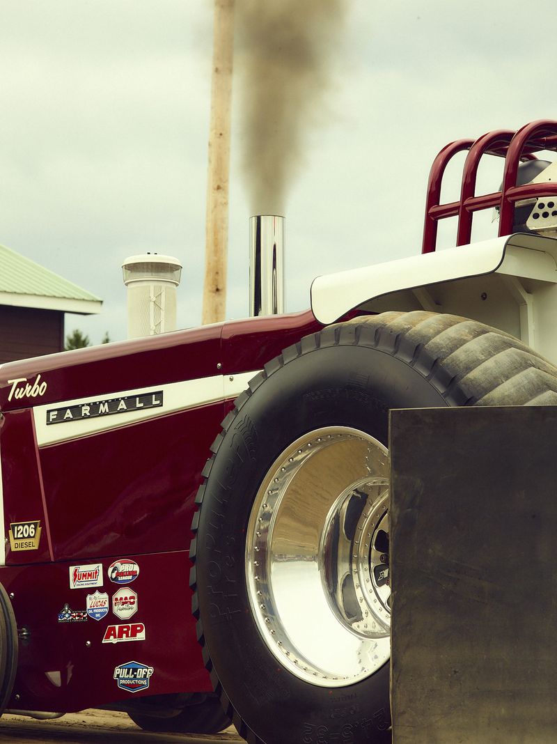 © Simon Burstall - Image from the GRANDSTAND photography project