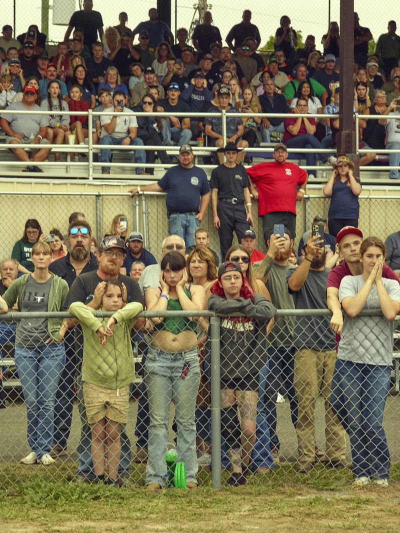 © Simon Burstall - Image from the GRANDSTAND photography project