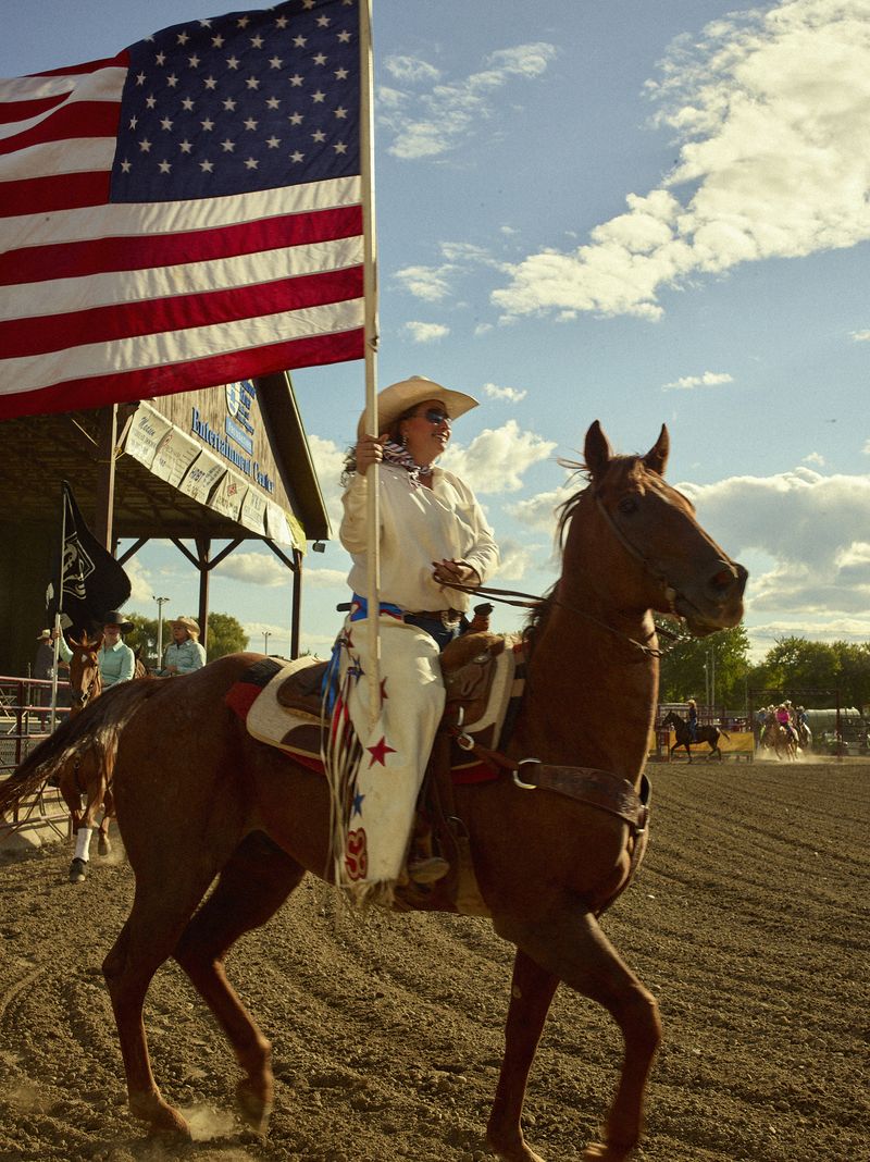 © Simon Burstall - Image from the GRANDSTAND photography project