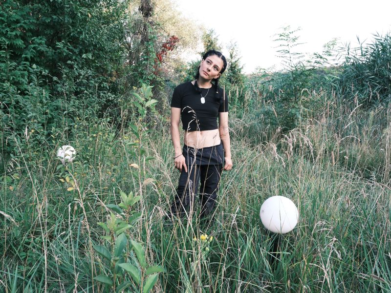 © Ira Lupu - Diamante in the garden by the house for Colombian assault fighters.