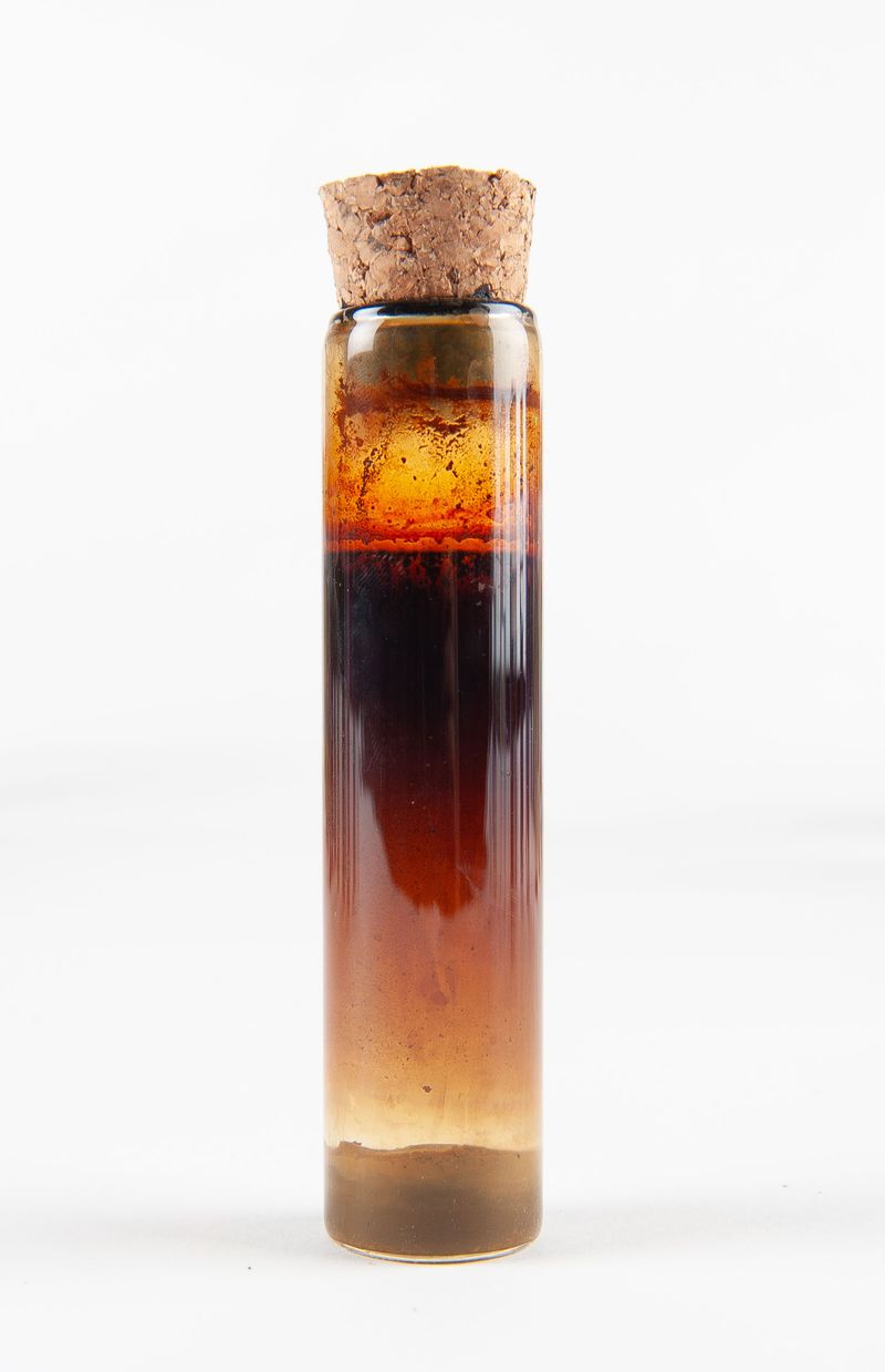 © Sara Bensaltana - Silver halides, iron oxyde, sodium carbonate, acetic acid. 7minutes, 24seconds at the lab.