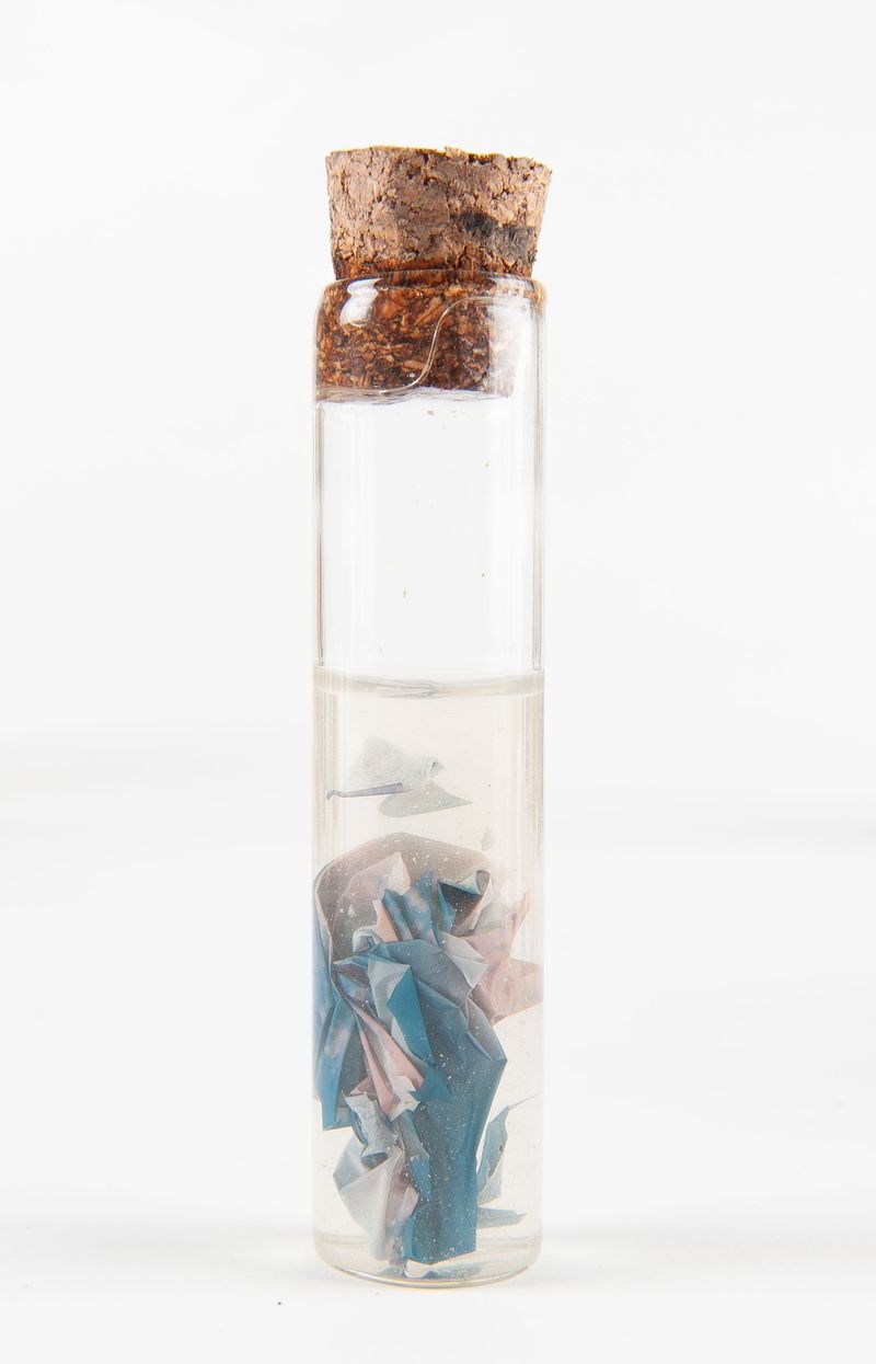 © Sara Bensaltana - Image from the Photography in-vitro, light on-vial photography project