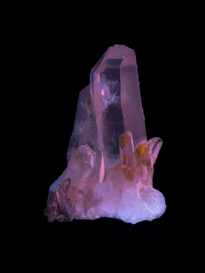 © Ilan Rabchinskey - Trapezohedron. Quartz form Chihuahua, Northern Mexico.