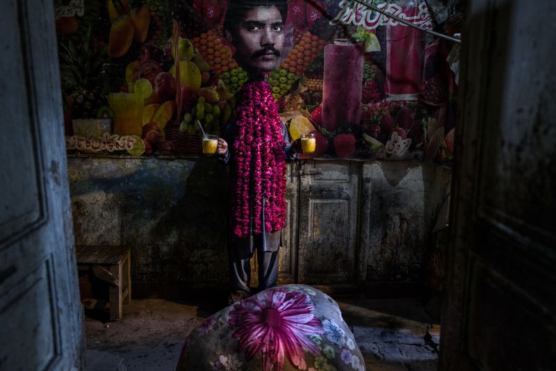 © Marylise Vigneau - Image from the Sehrabandi / سہرا بندی photography project