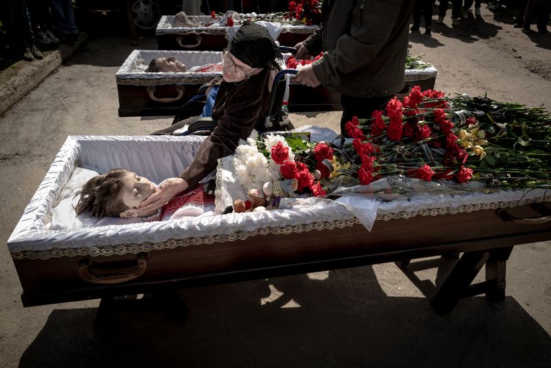 © Marylise Vigneau - Image from the FRONTLINES OF DIGNITY, SHREDDED SKIES AND OTHER LOVE STORIES photography project