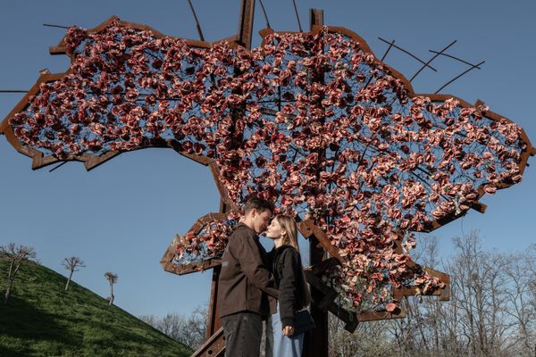 © Marylise Vigneau - Image from the FRONTLINES OF DIGNITY, SHREDDED SKIES AND OTHER LOVE STORIES photography project