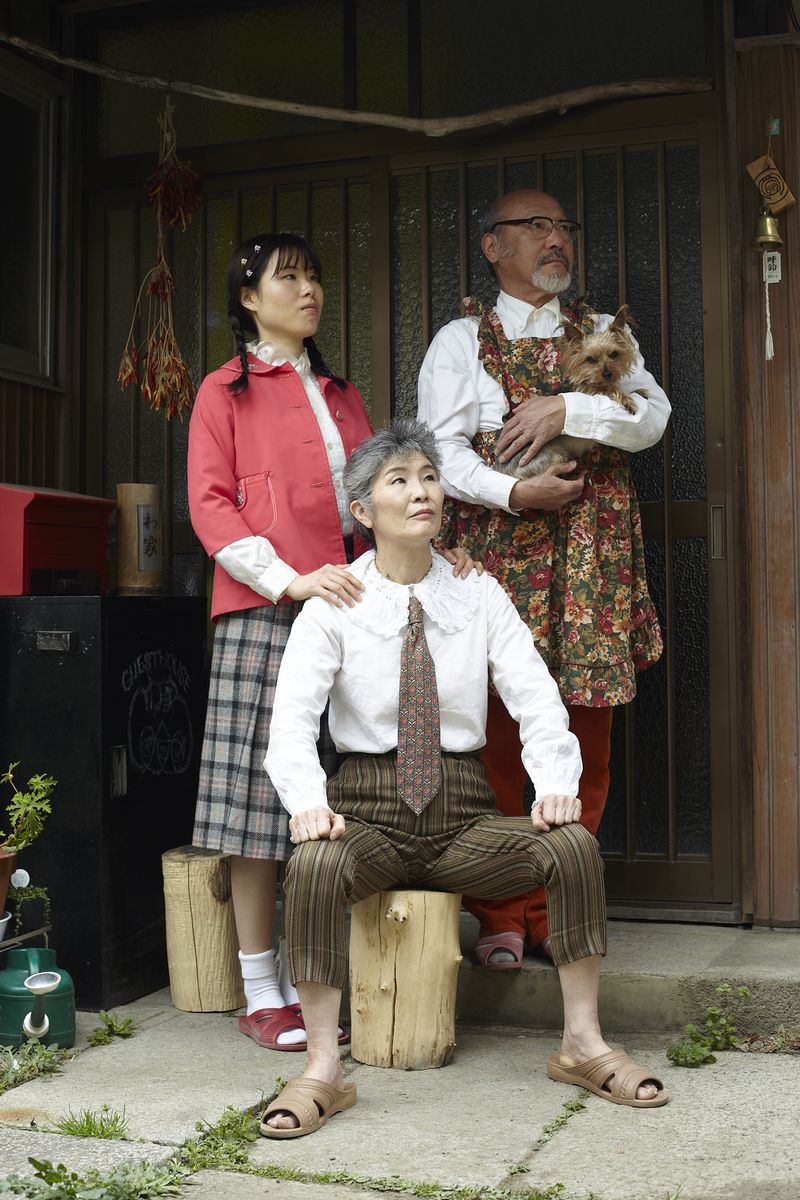 © Yuki Furusawa - A Truly Normal Family 01