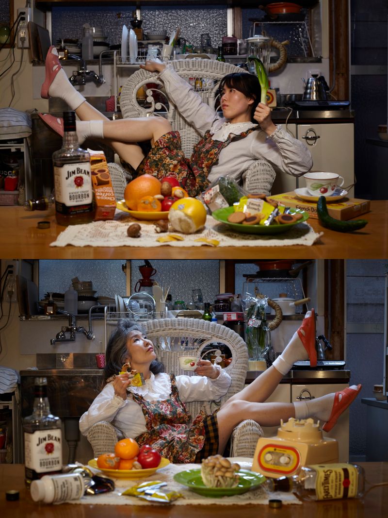 © Yuki Furusawa - Mother and daughter in the kitchen at night.