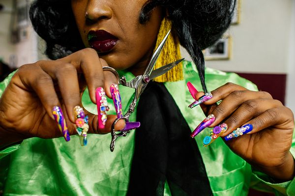 © Cholandesa - Image from the LUNULA; UÑA I KULTURA photography project