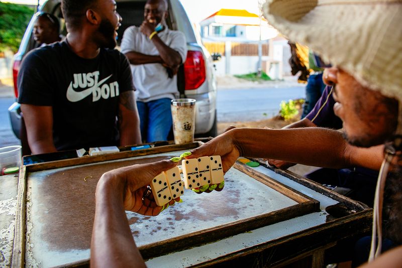 © Cholandesa - Image from the LUNULA; UÑA I KULTURA photography project