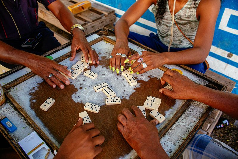 © Cholandesa - Image from the LUNULA; UÑA I KULTURA photography project