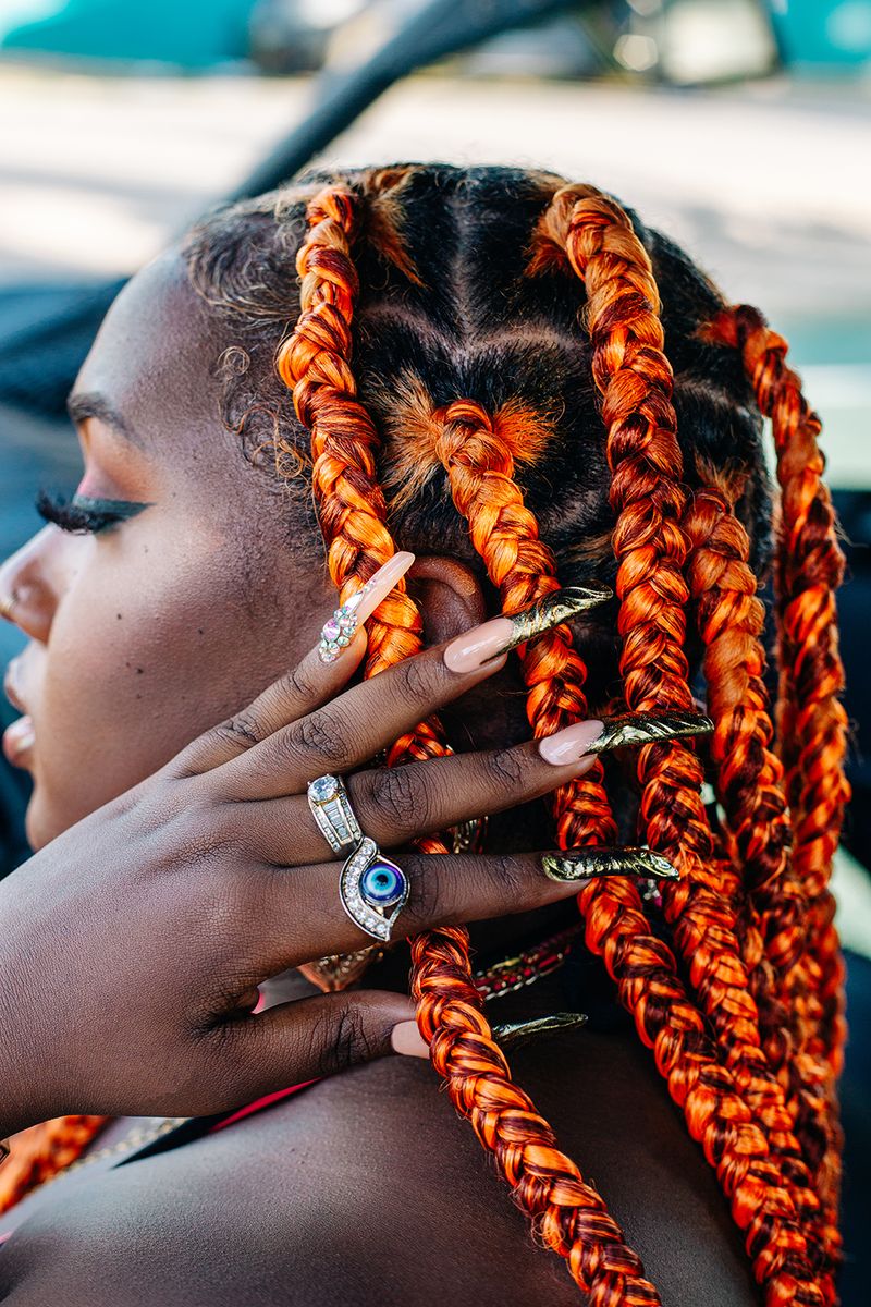 © Cholandesa - Image from the LUNULA; UÑA I KULTURA photography project