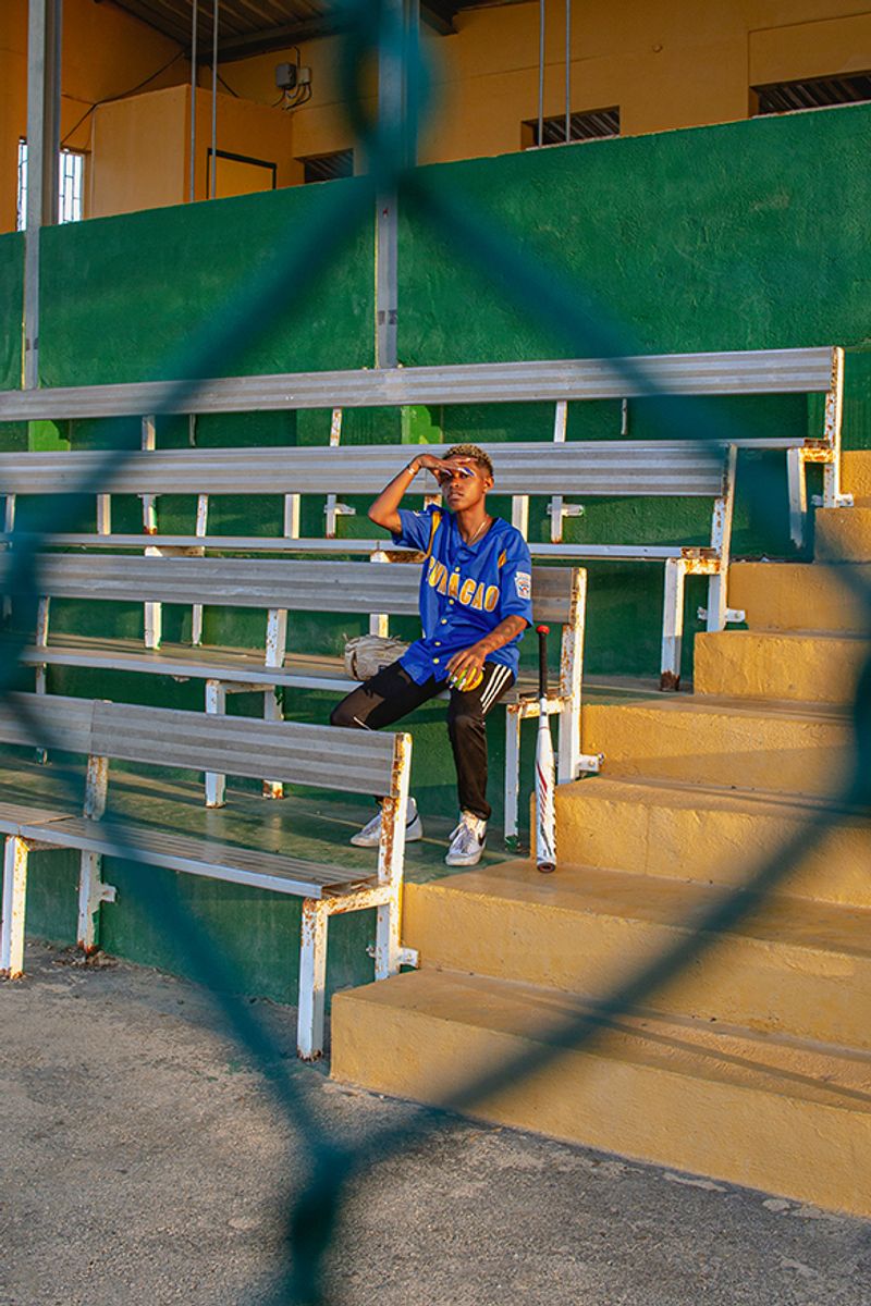 © Cholandesa - Image from the LUNULA; UÑA I KULTURA photography project