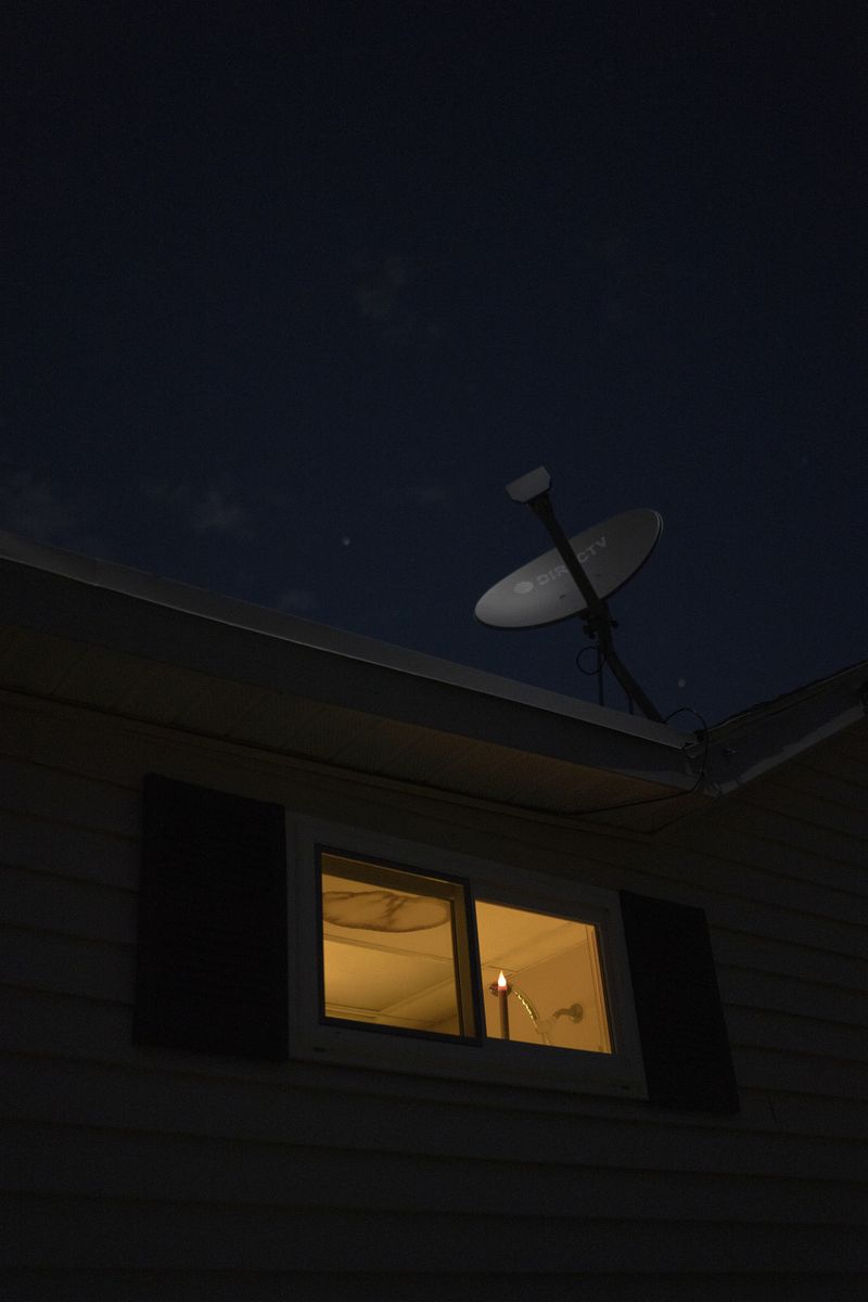 © Kaitlin Jencso - Image from the We Miss You photography project