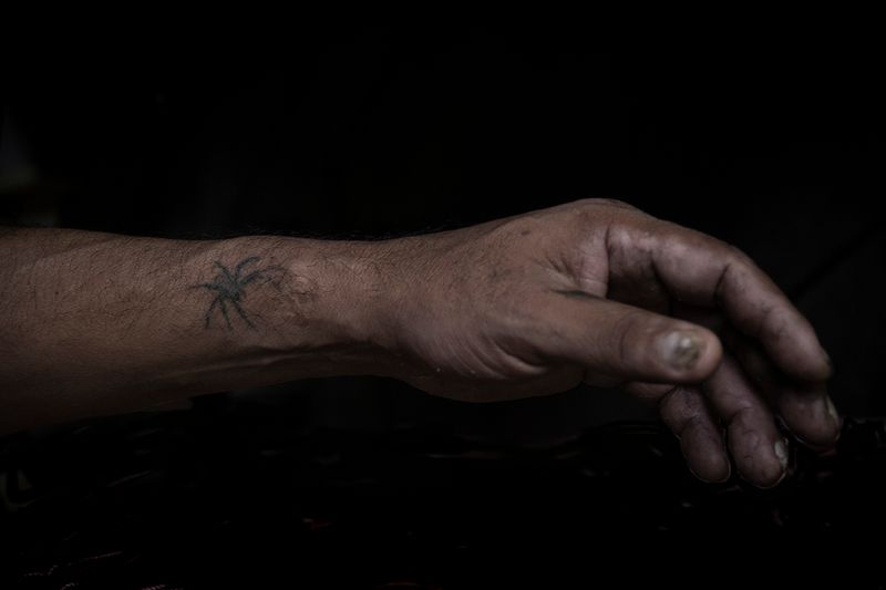 © Alejandra Orosco - Image from the No room for the weak photography project