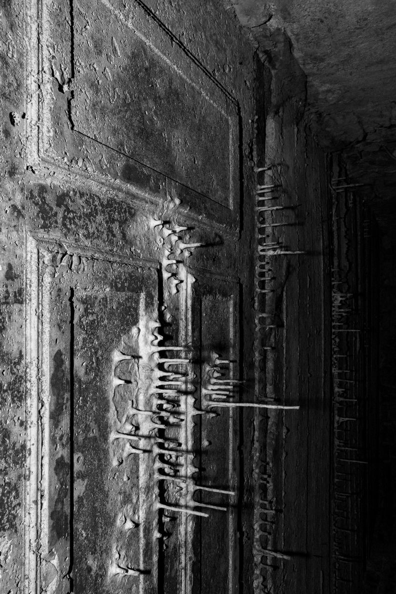 © Elena Helfrecht - The Door, 2018 | The ceiling in the old stables.