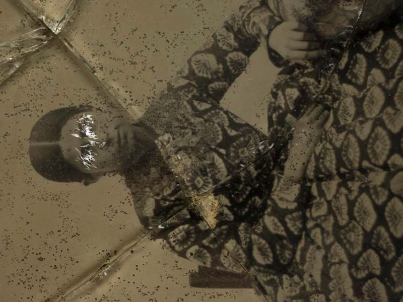 © Liza Ambrossio - Ambrotype of the family album that represents the desire to destroy a woman from my family to another. © Liza Ambrossio