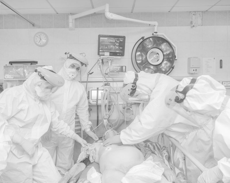 © Tomasz Lazar - A man undergoing resuscitation in a Hospital Emergency Department. Warsaw, Poland, 23.05.2020