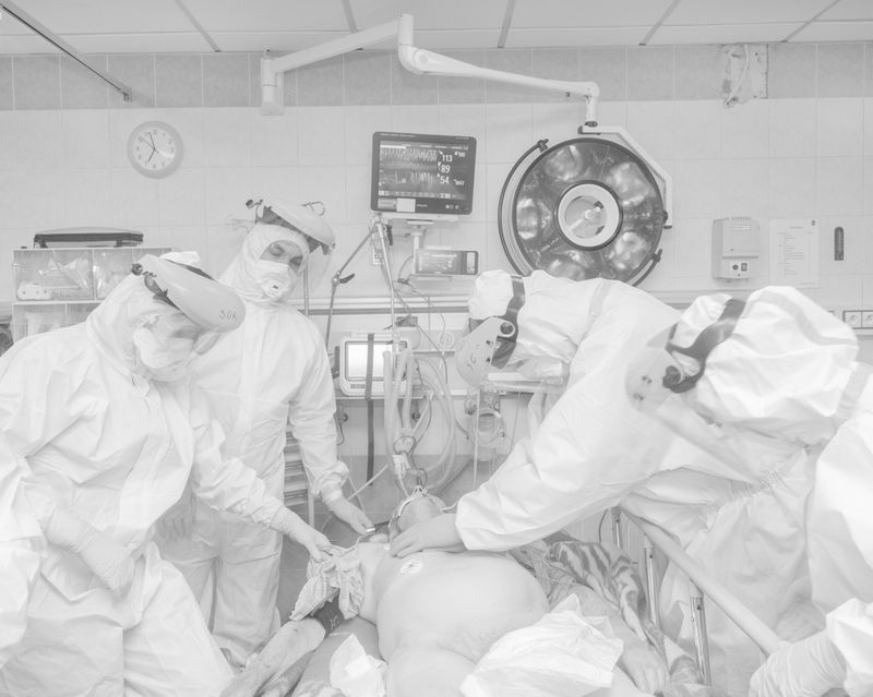 © Tomasz Lazar - A man undergoing resuscitation in a Hospital Emergency Department. Warsaw, Poland, 23.05.2020