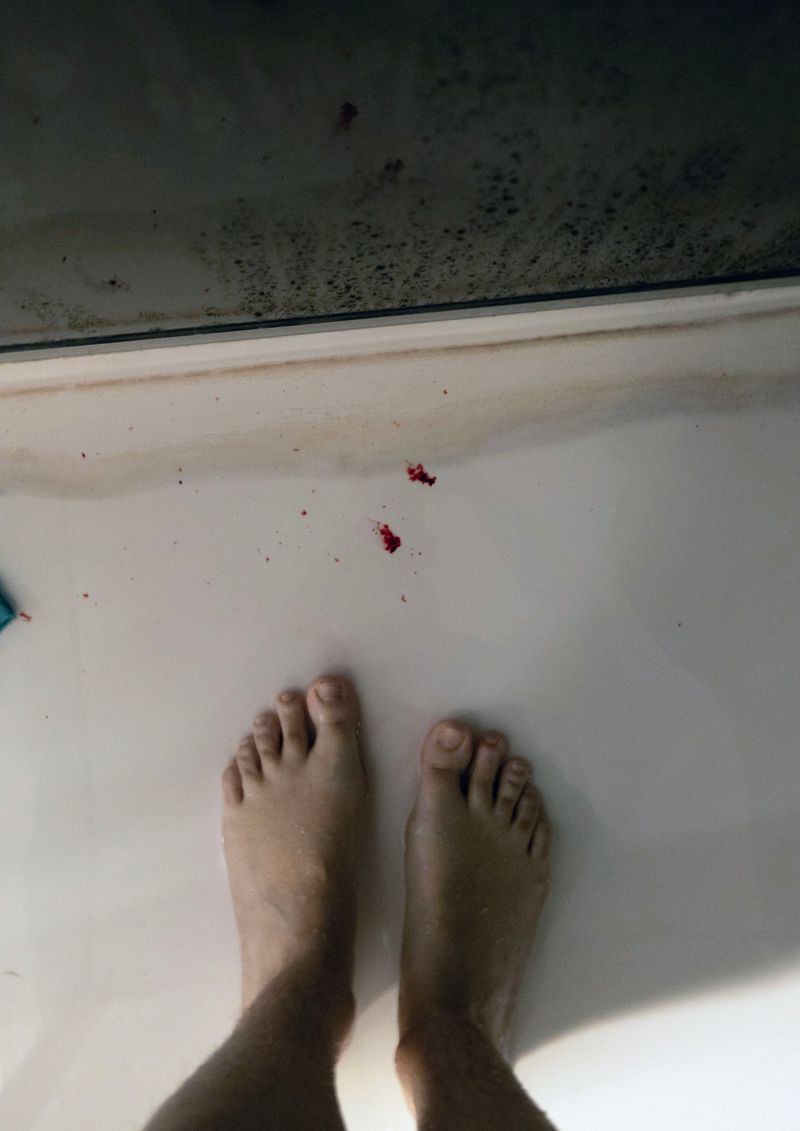 © lara vR - Image from the Beneath the surface photography project