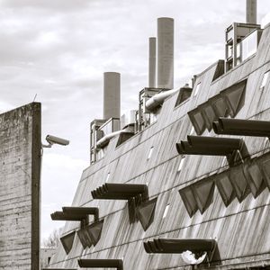 Constraints and Sovereignty – The Body Under Regimes of Space