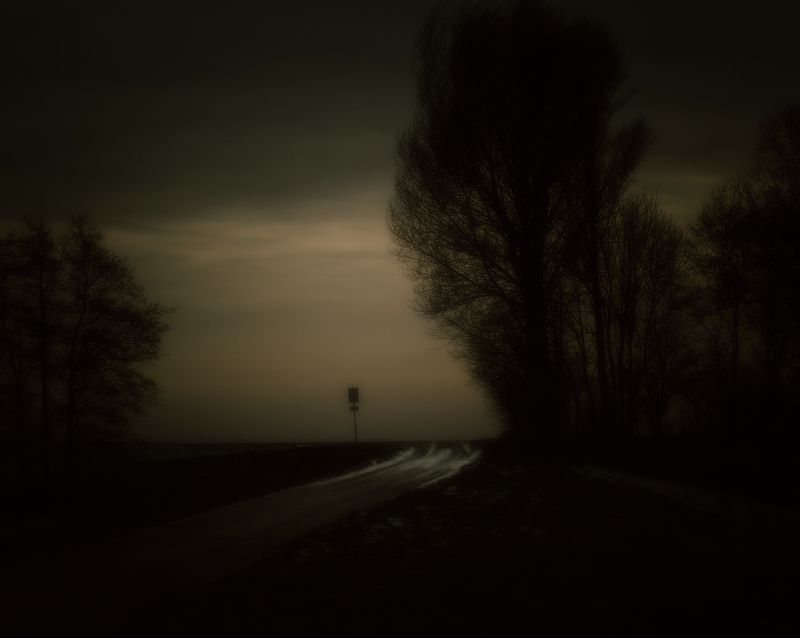 © Rob Severein - 11. The evening falls on the Nieuwe Bildtdijk, the last dike before the Wadden Sea past the village of Nij Altoenae.