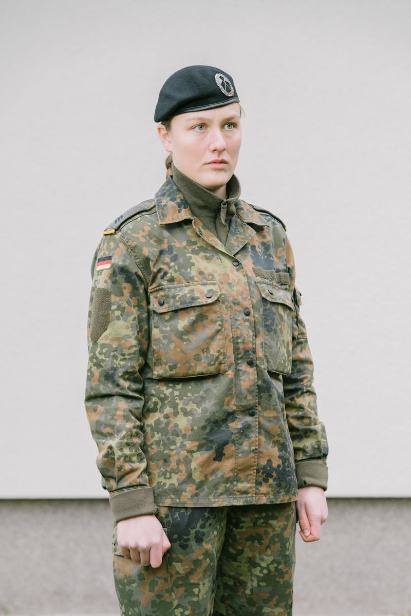 © Teresa Halbreiter - Image from the Zwischen Zweigen / Between Branches photography project