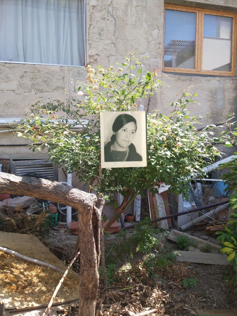 © Maya Valencia - Image from the Islander Out photography project