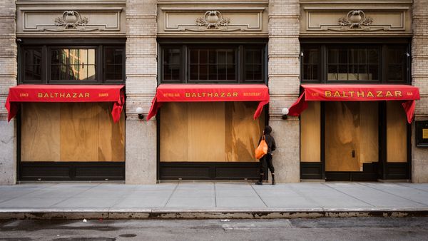 © Vytenis Jankūnas - The End of Fancy Shopping - A Last Piss on Balthazar