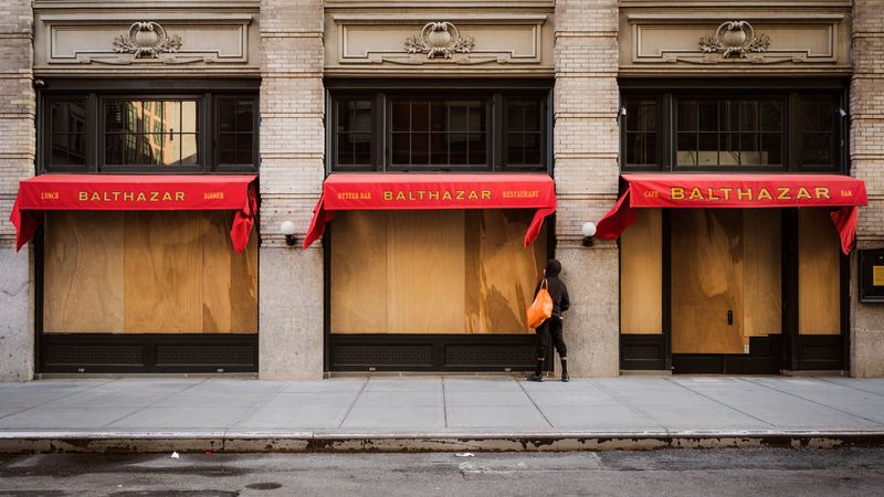 © Vytenis Jankūnas - The End of Fancy Shopping - A Last Piss on Balthazar