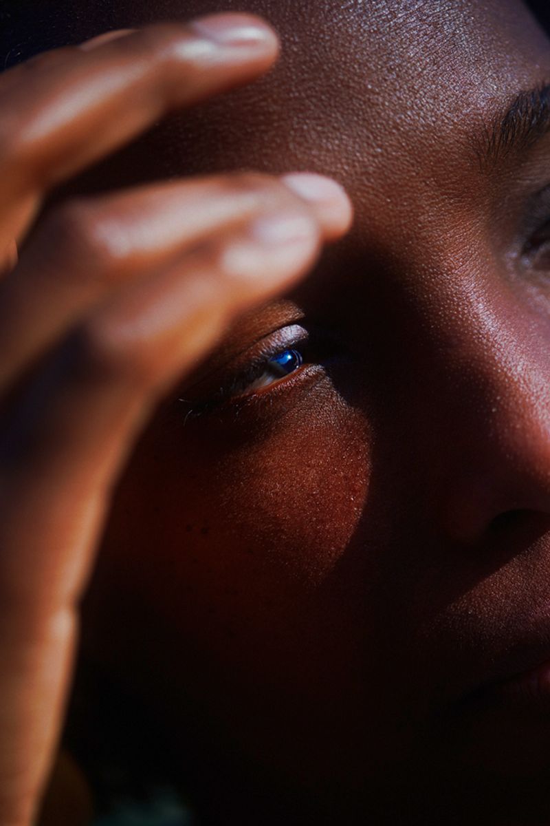 © Stephanie O'Connor - Image from the Under the weight of flowers photography project