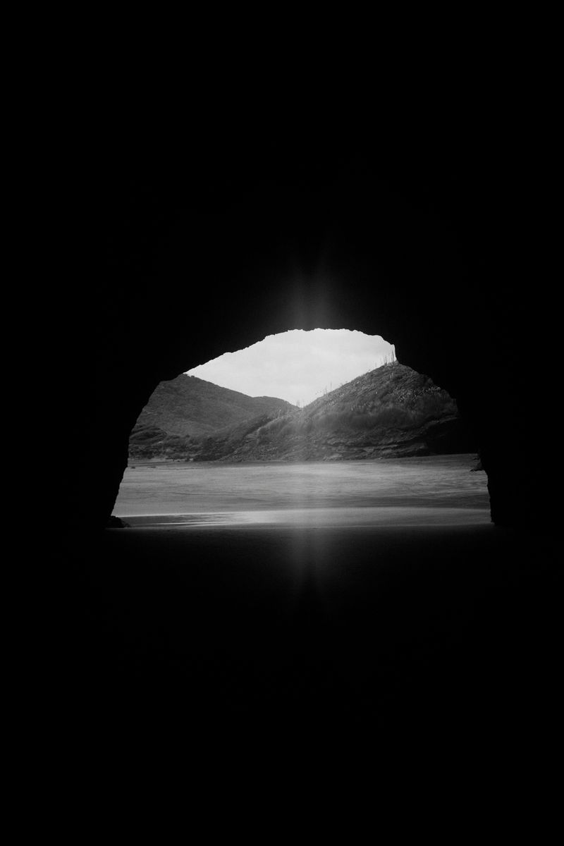 © Stephanie O'Connor - Image from the The waves came in like horses photography project