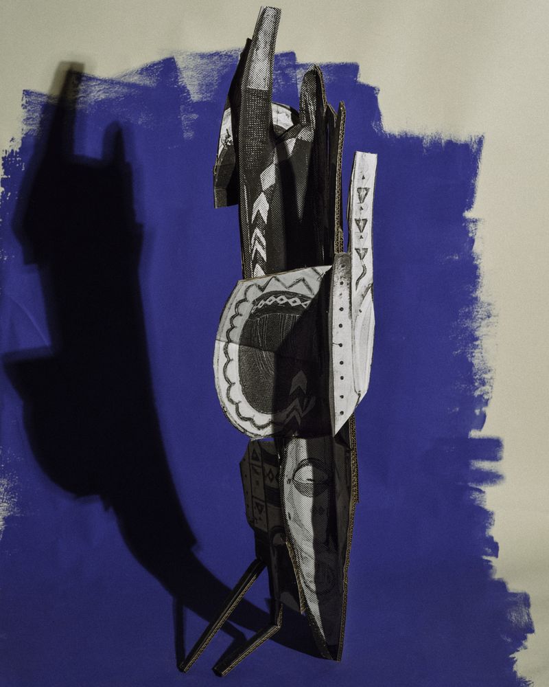 © David Alekhuogie - "Banda headress"  202140x50in archival inkjet