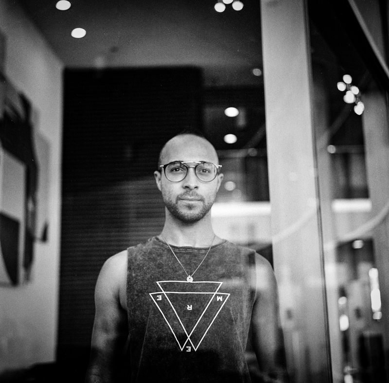 © STEFANIA ROSINI - Image from the LA BEHIND THE DOOR photography project