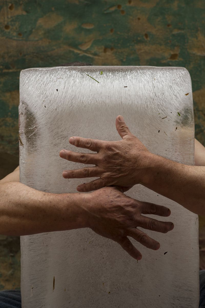 © Luis Cobelo - Hold tight, even if it burns