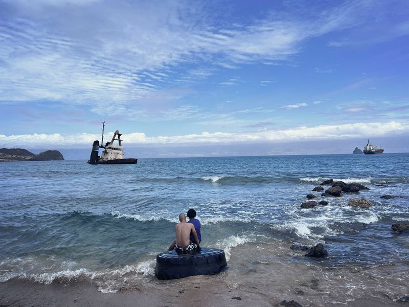 © Nadia Shira Cohen - Image from the Love Boat photography project