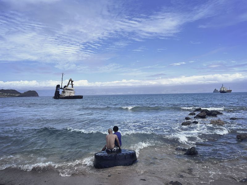 © Nadia Shira Cohen - Image from the Love Boat photography project