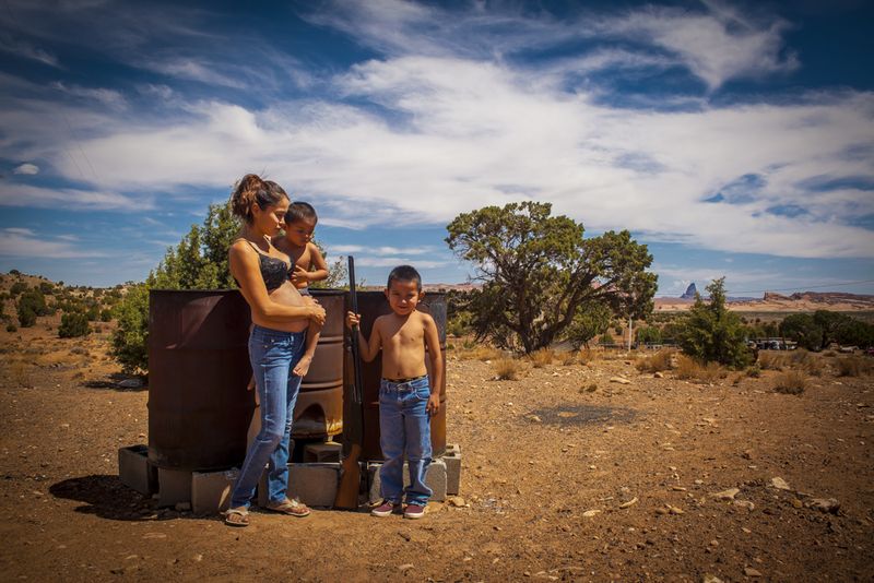 © Anne-Marie Weber - Image from the LOCKEDNLOADED.USA photography project