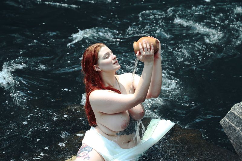 © Emma Parla-Aziz - Image from the Bodies in Nature photography project