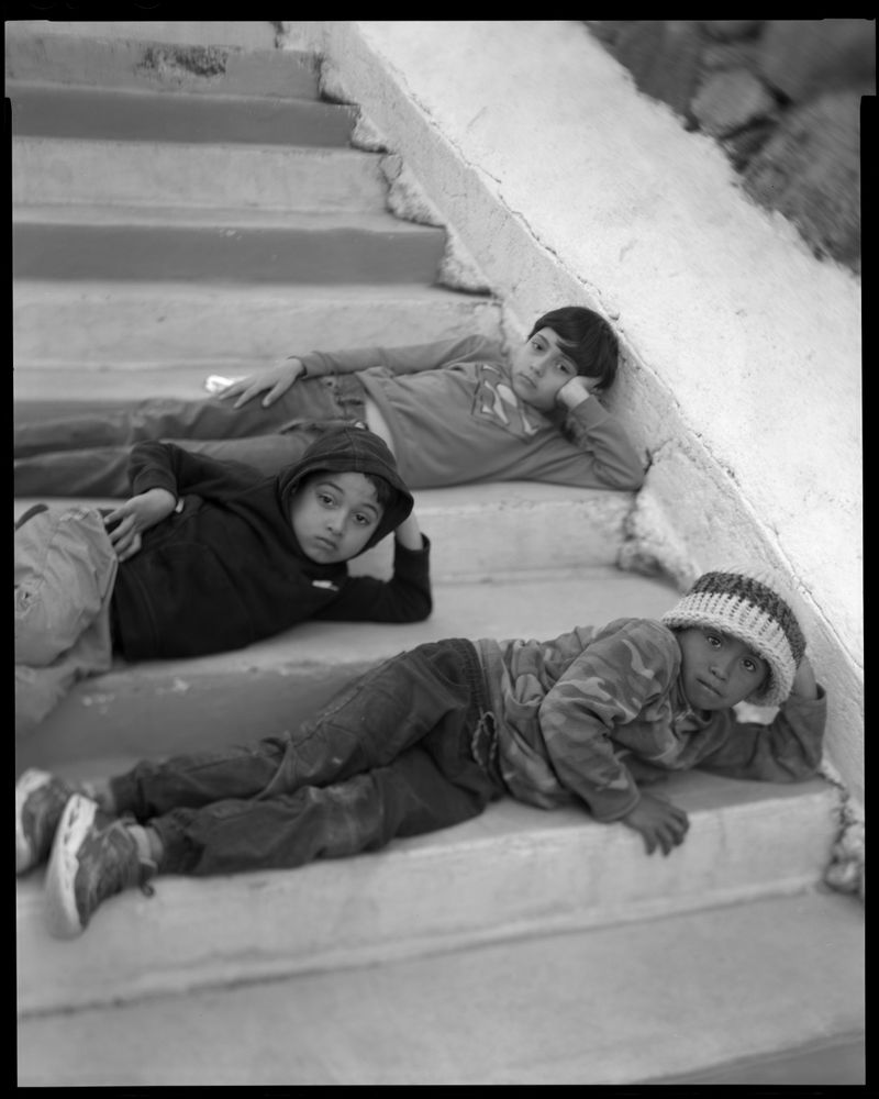 © Lisa Elmaleh - Boys on the stairs, Casa de la Misericordia