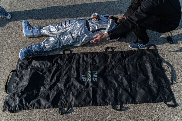 © Matjaz Tancic - College student on the model airplane airfield in Los Angeles during the Space medicine workshop with Dr. Susan Ip-Jewell.