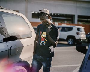 Photographing the Migrant Street Vendors of Italy