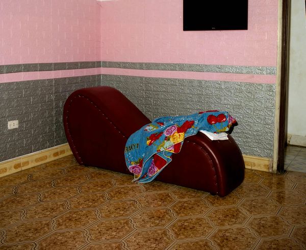 Vân-Nhi Nguyễn Explores the Gap of Vietnam Past and Present